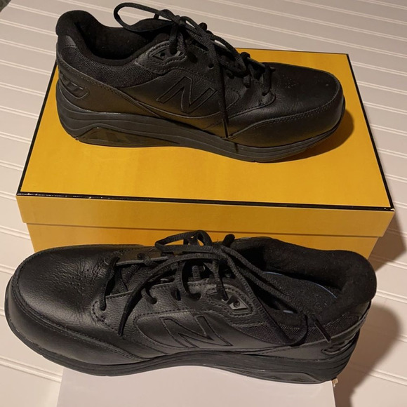 New Balance shoes - Picture 5 of 6
